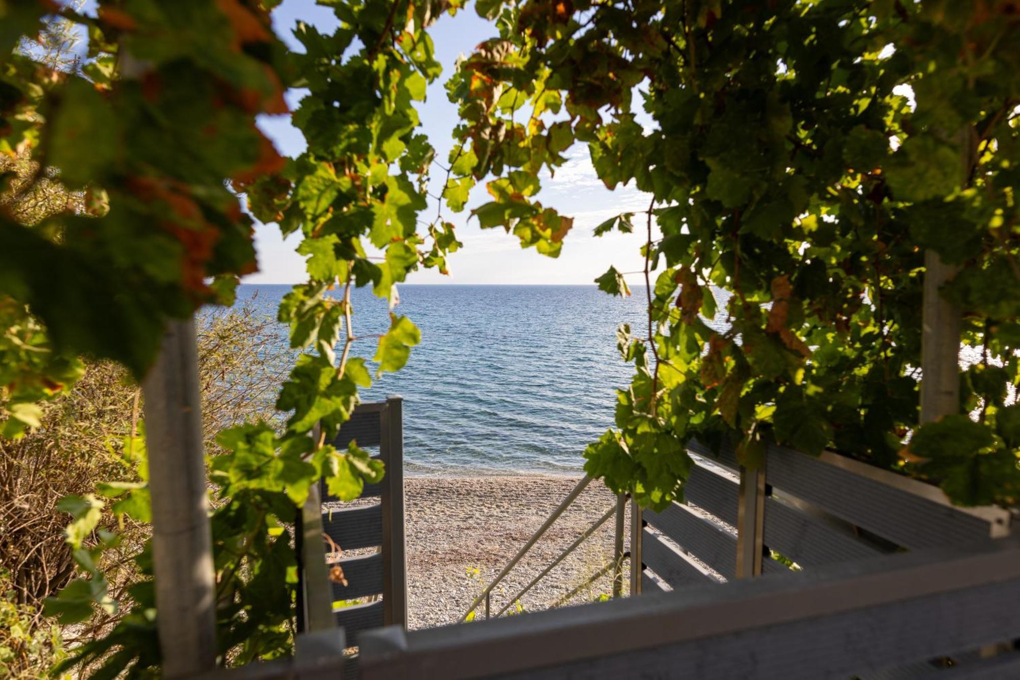 Ammoudeli Apartments Plomari Екстериор снимка